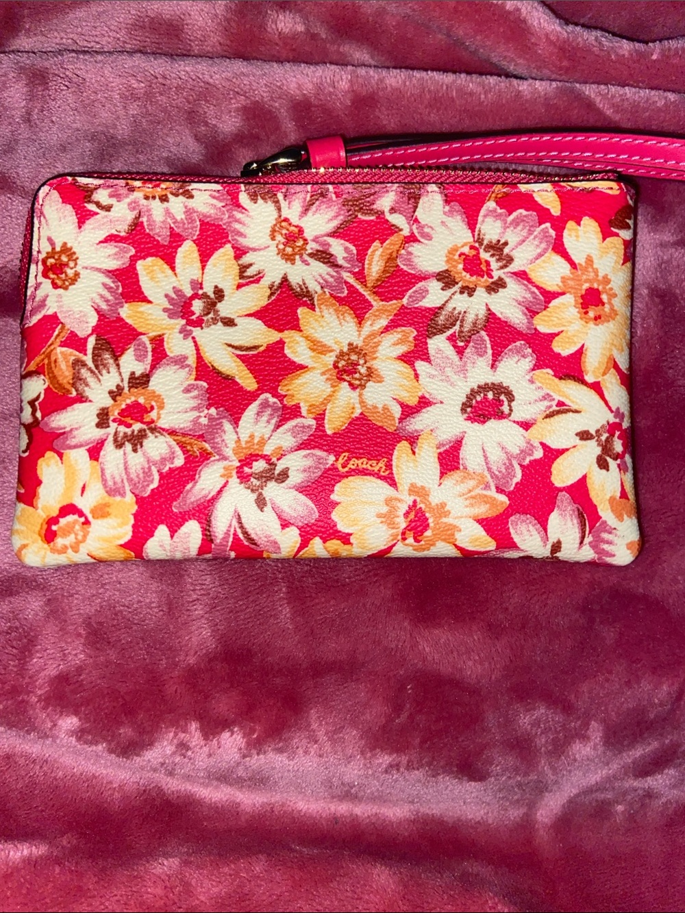 Coach Vintage Daisy Print Wristlet NWT - Picture 3 of 5